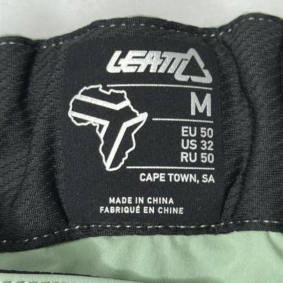 Leatt x Pivot Cycles Limited Edition Men’s Cycling Shorts Medium - Picture 10 of 13